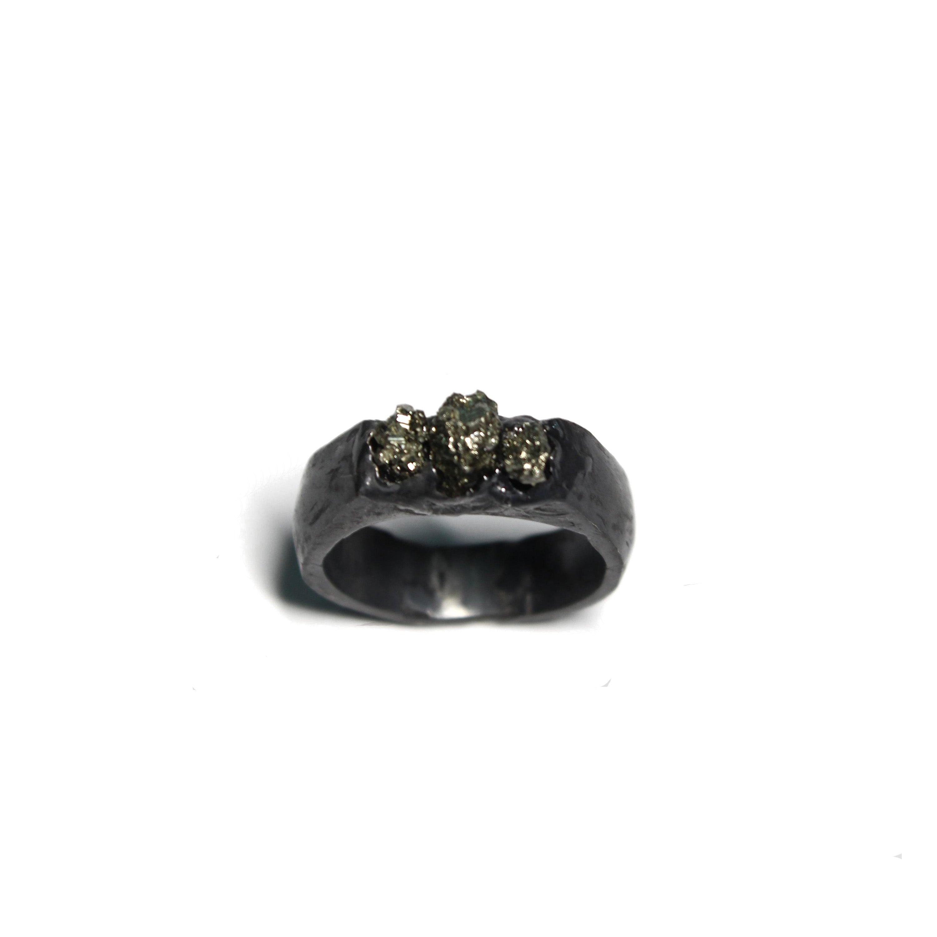Anillo único piritas