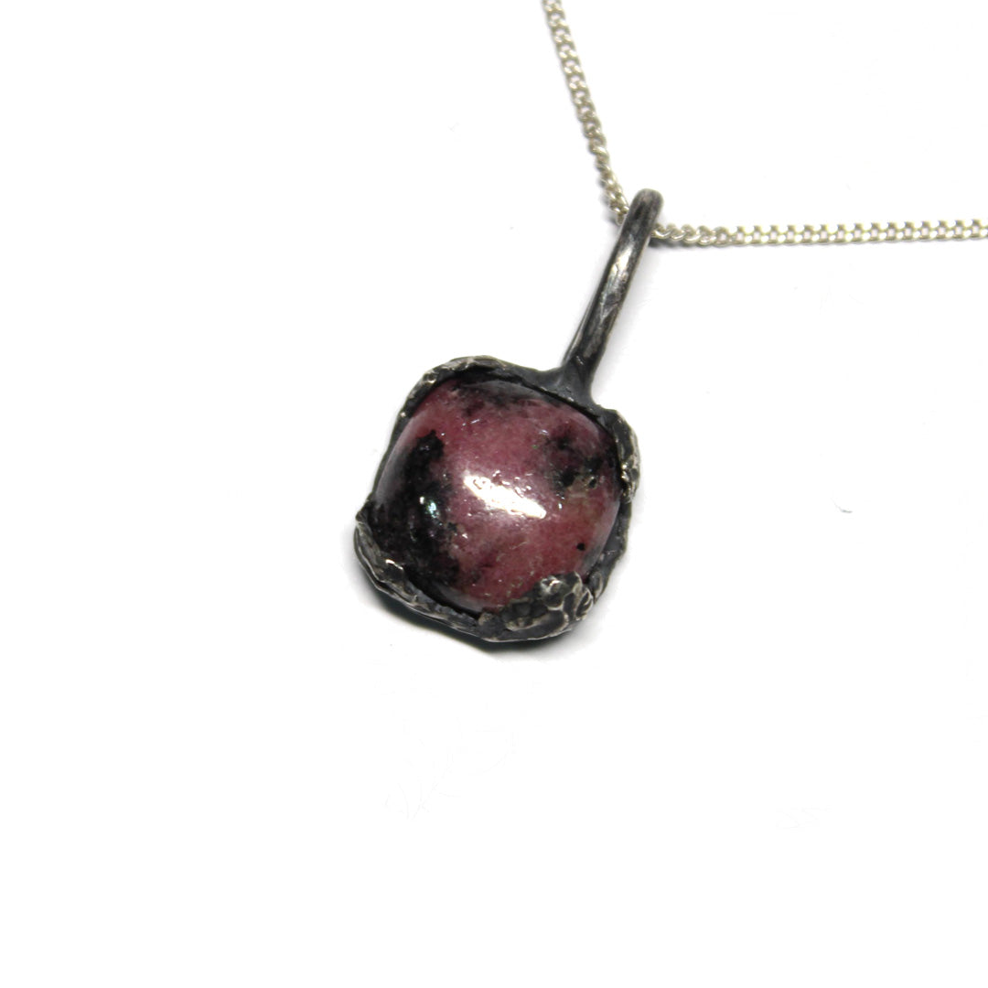 Collar rodonita